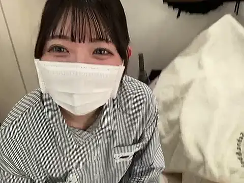 Snapshot of y-u-r-a-33 chatting on April 11, 2026, 7:45 am y-u-r-a-33 online show from April 11, 2026, 7:45 am