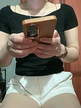 Zinii99 online show from March 22, 2026, 3:24 pm