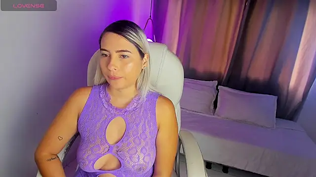 shadixa Luxxx online show from April 14, 2026, 1:16 pm