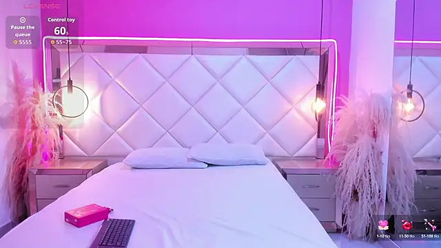 khathieeBelle online show from April 6, 2026, 6:42 pm