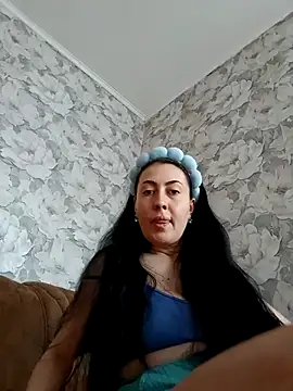 regina6125 online show from April 17, 2026, 5:10 am