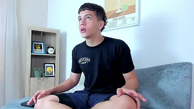 Snapshot of dennis_hills chatting on March 26, 2026, 12:25 pm dennis hills online show from March 26, 2026, 12:25 pm