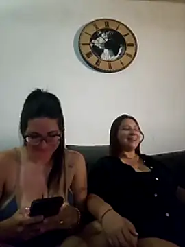 Snapshot of Gia-and-Lara chatting on March 22, 2026, 6:09 pm Gia-and-Lara online show from March 22, 2026, 6:09 pm