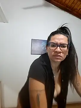 Snapshot of Gia-and-Lara chatting on March 24, 2026, 12:32 am Gia-and-Lara online show from March 24, 2026, 12:32 am