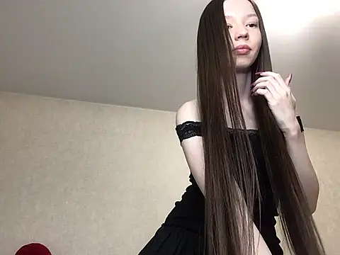 Alice19yo online show from April 16, 2026, 9:39 pm