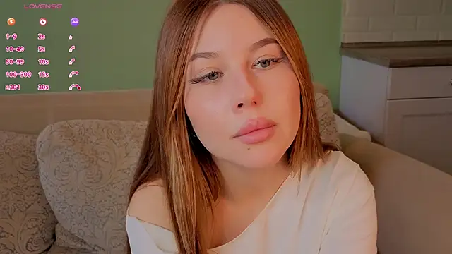 Snapshot of Alice_Flow chatting on April 3, 2026, 1:17 pm Alice Flow online show from April 3, 2026, 1:17 pm