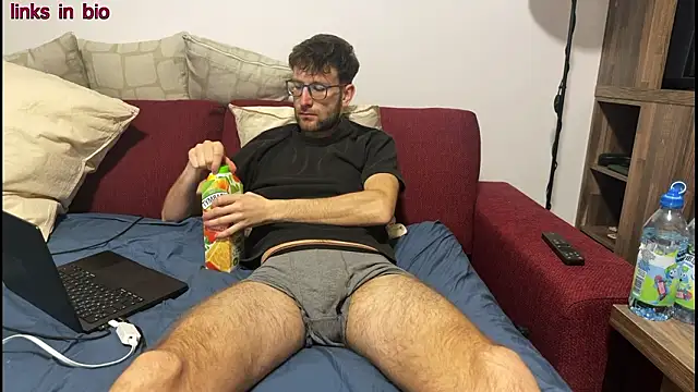 SoloUno0 online show from March 28, 2026, 7:15 pm