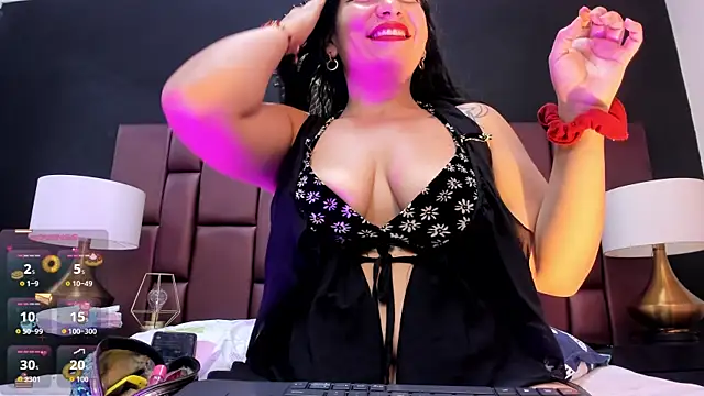 Snapshot of DianaSheren chatting on June 6, 2026, 10:48 pm DianaSheren online show from June 6, 2026, 10:48 pm