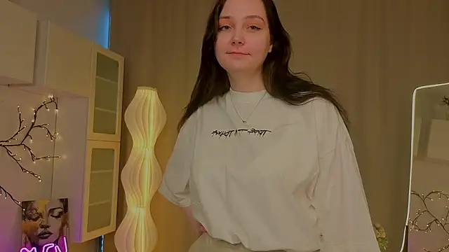 Snapshot of KaraNeagle chatting on March 28, 2026, 6:47 am KaraNeagle online show from March 28, 2026, 6:47 am