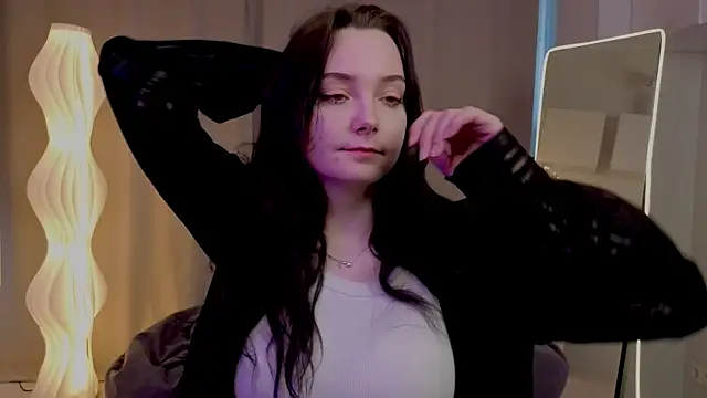 Snapshot of KaraNeagle chatting on April 3, 2026, 6:09 am KaraNeagle online show from April 3, 2026, 6:09 am