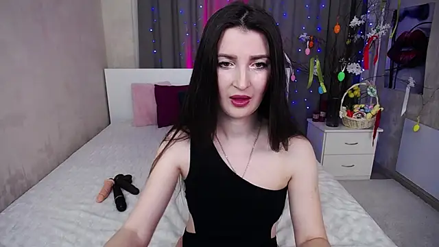 EvelinCuper  online show from April 13, 2026, 5:22 am