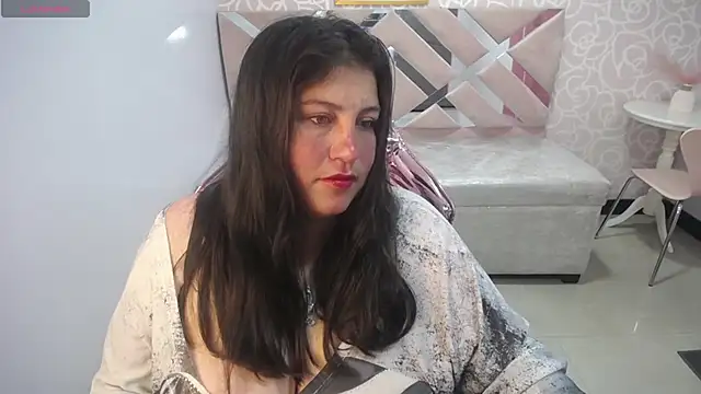 Lina ch1 online show from April 6, 2026, 8:32 pm