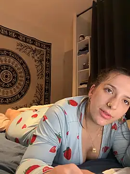 georginamoor online show from April 7, 2026, 9:16 pm