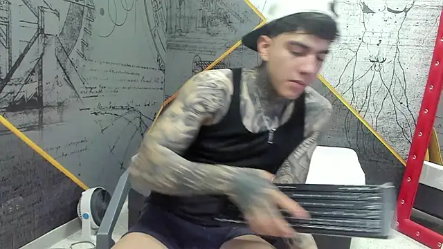 Snapshot of Gury_tattoo chatting on April 13, 2026, 5:28 pm Gury tattoo online show from April 13, 2026, 5:28 pm