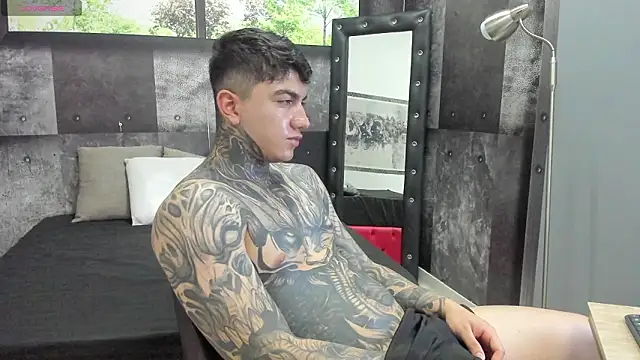 Snapshot of Gury_tattoo chatting on March 26, 2026, 5:33 pm Gury tattoo online show from March 26, 2026, 5:33 pm