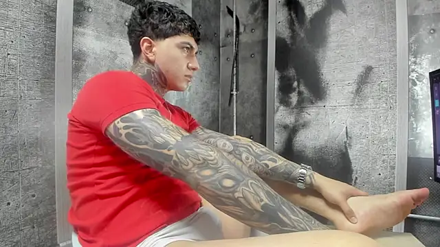 Snapshot of Gury_tattoo chatting on May 16, 2026, 4:06 pm Gury tattoo online show from May 16, 2026, 4:06 pm