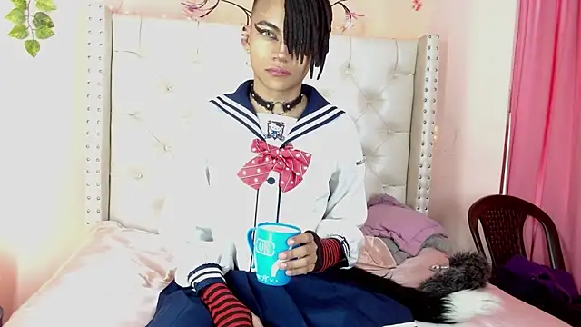 Snapshot of romeo_laurient chatting on April 22, 2026, 10:49 pm romeo laurient online show from April 22, 2026, 10:49 pm