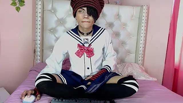 Snapshot of romeo_laurient chatting on April 21, 2026, 9:43 pm romeo laurient online show from April 21, 2026, 9:43 pm