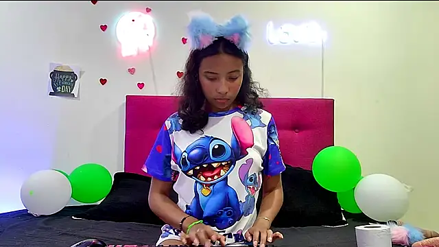 Snapshot of Ellie_Cute7 chatting on April 9, 2026, 7:31 pm Ellie Cute7 online show from April 9, 2026, 7:31 pm