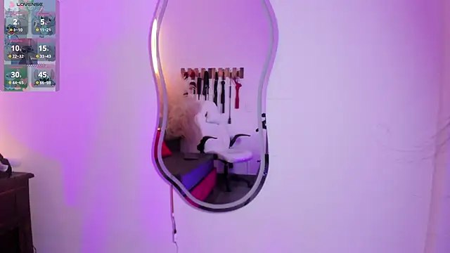 gemma robertss online show from March 24, 2026, 8:09 pm