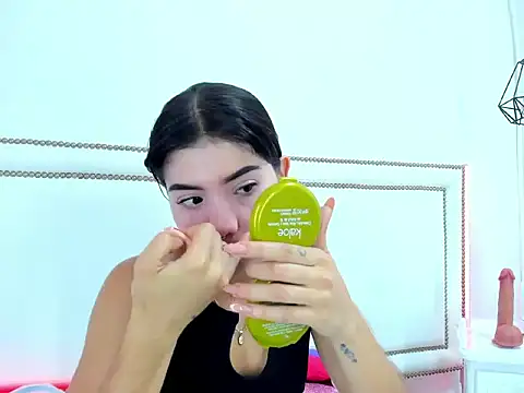 emma-sandoval online show from May 31, 2026, 4:02 pm