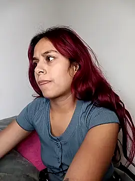 EmiilyFoxx090 online show from April 17, 2026, 3:42 am