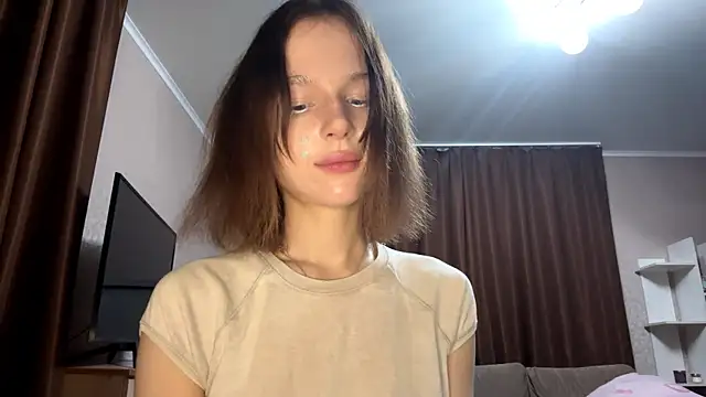 Snapshot of asunanue chatting on April 4, 2026, 10:38 pm asunanue online show from April 4, 2026, 10:38 pm