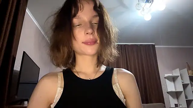 Snapshot of asunanue chatting on April 15, 2026, 11:38 pm asunanue online show from April 15, 2026, 11:38 pm