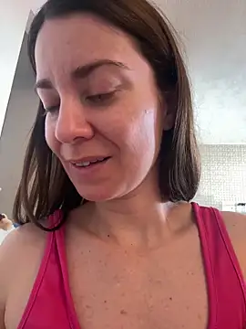 natashakinski online show from April 7, 2026, 6:54 pm