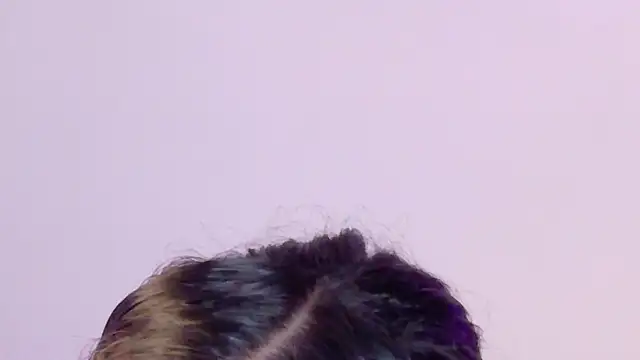 KylieVennet online show from April 16, 2026, 4:02 am