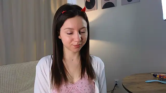 nikatiny online show from March 29, 2026, 4:03 am