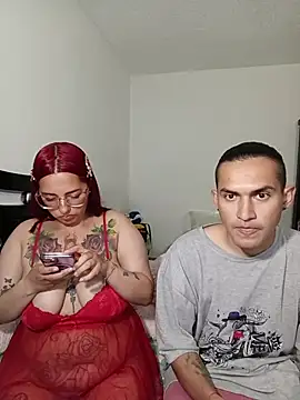 Snapshot of BombomAndAxel chatting on April 16, 2026, 3:07 am BombomAndAxel online show from April 16, 2026, 3:07 am