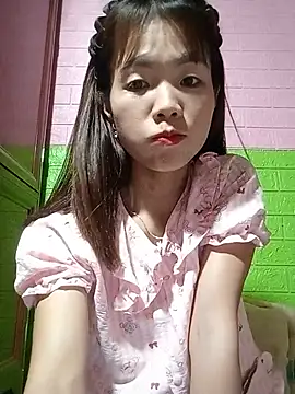 Snapshot of AmyLinee01 chatting on May 14, 2026, 10:45 am AmyLinee01 online show from May 14, 2026, 10:45 am