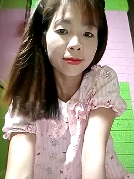 Snapshot of AmyLinee01 chatting on April 28, 2026, 10:52 am AmyLinee01 online show from April 28, 2026, 10:52 am