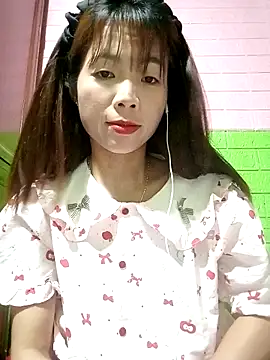 Snapshot of AmyLinee01 chatting on April 30, 2026, 5:42 pm AmyLinee01 online show from April 30, 2026, 5:42 pm