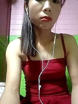 Snapshot of AmyLinee01 chatting on April 24, 2026, 5:20 am AmyLinee01 online show from April 24, 2026, 5:20 am