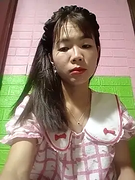 Snapshot of AmyLinee01 chatting on May 27, 2026, 5:48 am AmyLinee01 online show from May 27, 2026, 5:48 am