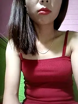 Snapshot of AmyLinee01 chatting on April 18, 2026, 3:36 pm AmyLinee01 online show from April 18, 2026, 3:36 pm