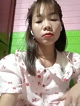 Snapshot of AmyLinee01 chatting on May 30, 2026, 5:29 pm AmyLinee01 online show from May 30, 2026, 5:29 pm