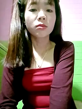 Snapshot of AmyLinee01 chatting on May 6, 2026, 5:28 pm AmyLinee01 online show from May 6, 2026, 5:28 pm