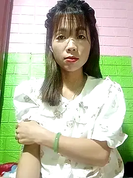 Snapshot of AmyLinee01 chatting on May 2, 2026, 5:07 pm AmyLinee01 online show from May 2, 2026, 5:07 pm