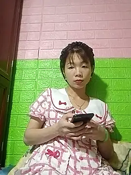 Snapshot of AmyLinee01 chatting on May 23, 2026, 5:39 am AmyLinee01 online show from May 23, 2026, 5:39 am