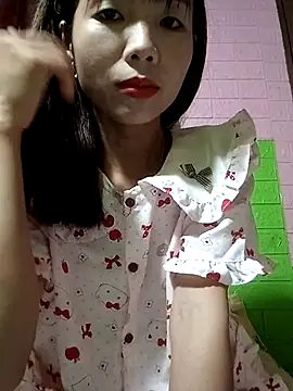 Snapshot of AmyLinee01 chatting on April 27, 2026, 5:16 am AmyLinee01 online show from April 27, 2026, 5:16 am