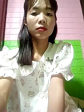 Snapshot of AmyLinee01 chatting on May 3, 2026, 6:18 am AmyLinee01 online show from May 3, 2026, 6:18 am