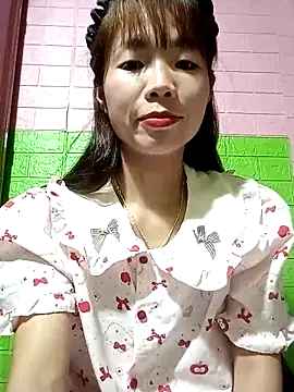 Snapshot of AmyLinee01 chatting on May 11, 2026, 4:15 pm AmyLinee01 online show from May 11, 2026, 4:15 pm
