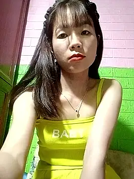 Snapshot of AmyLinee01 chatting on May 24, 2026, 5:57 pm AmyLinee01 online show from May 24, 2026, 5:57 pm