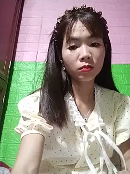 Snapshot of AmyLinee01 chatting on May 27, 2026, 5:53 pm AmyLinee01 online show from May 27, 2026, 5:53 pm