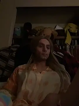 Snapshot of AlexAndriaStrips chatting on April 16, 2026, 12:33 am AlexAndriaStrips online show from April 16, 2026, 12:33 am