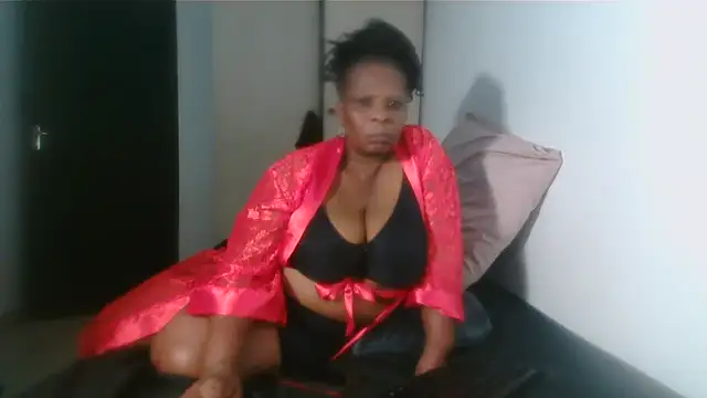 Snapshot of Lucia-boobs chatting on May 21, 2026, 5:43 pm Lucia-boobs online show from May 21, 2026, 5:43 pm