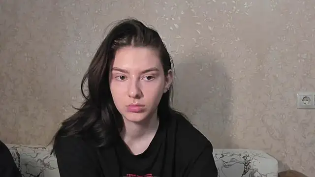 muuur love231 online show from April 3, 2026, 12:33 pm